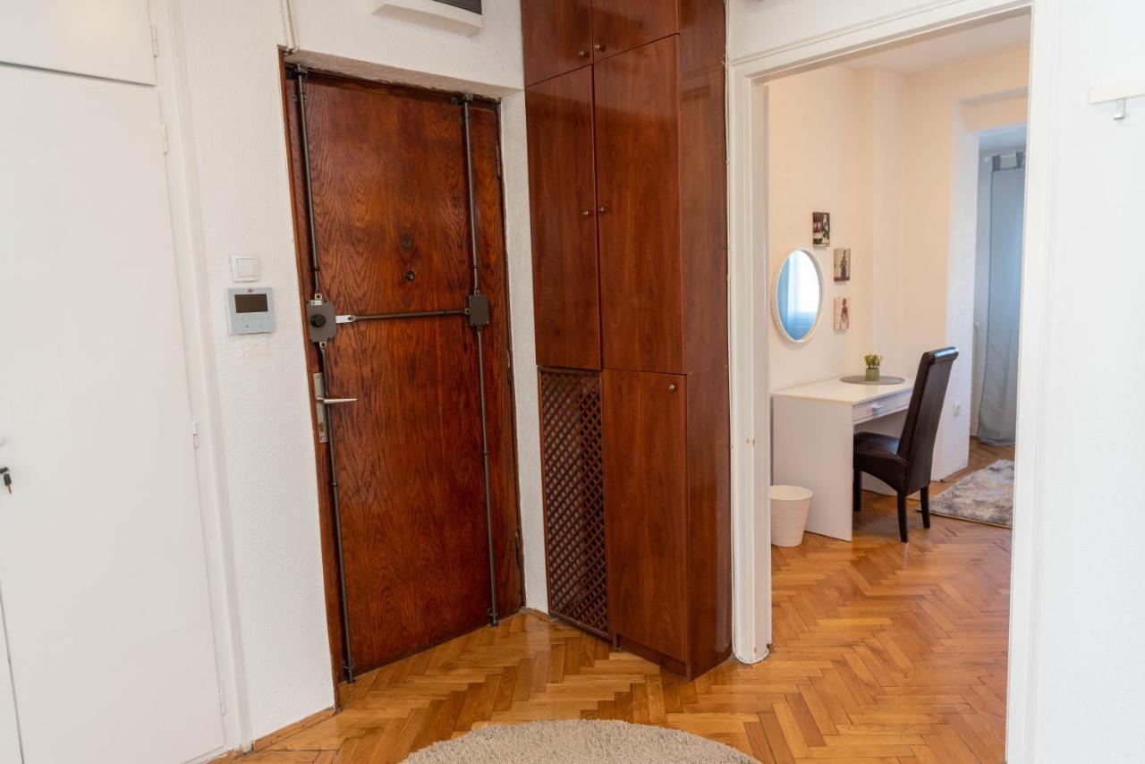 Appartamento Sweet House Parlament Belgrado Esterno foto