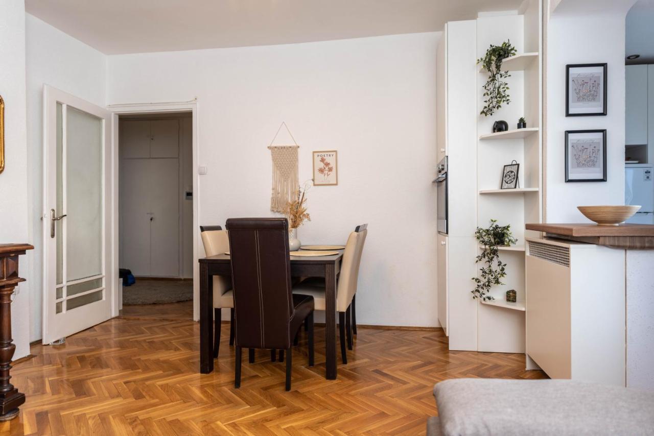 Appartamento Sweet House Parlament Belgrado Esterno foto