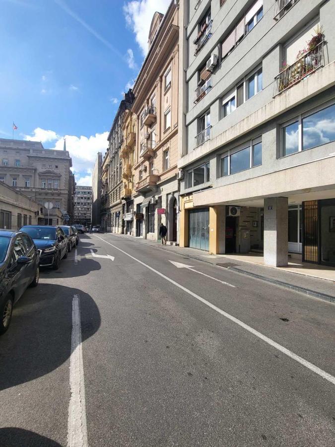 Appartamento Sweet House Parlament Belgrado Esterno foto