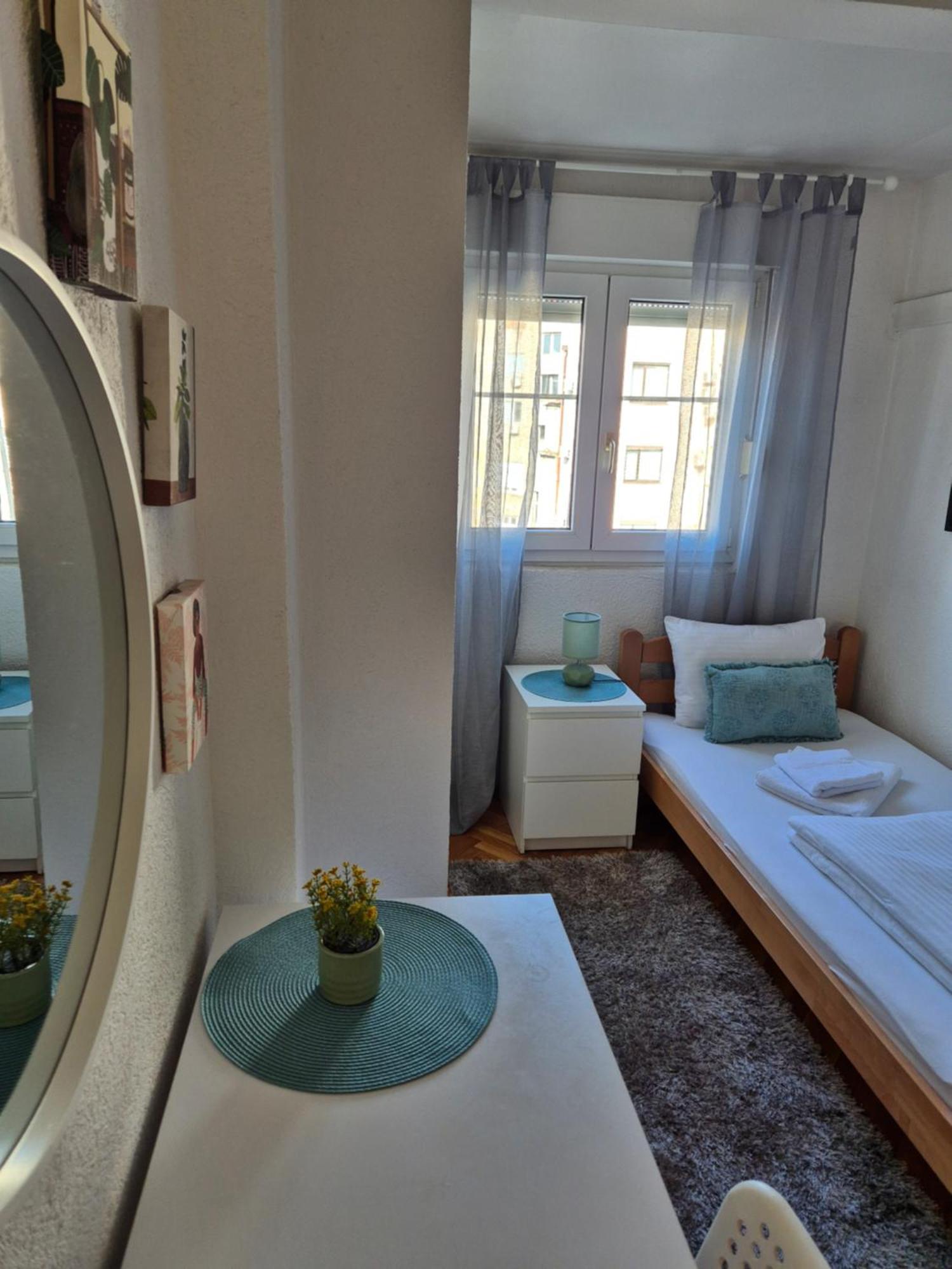 Appartamento Sweet House Parlament Belgrado Esterno foto