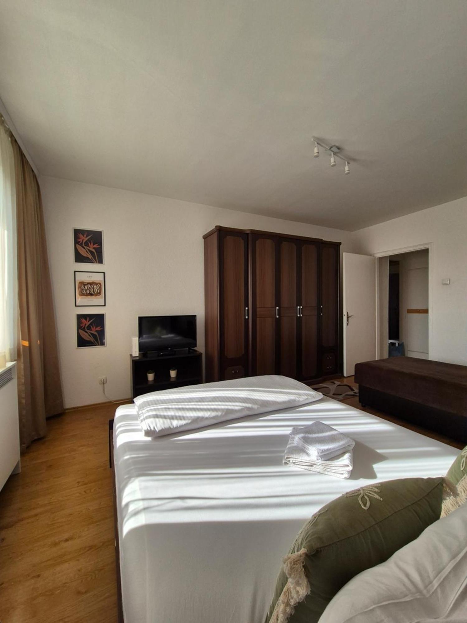 Appartamento Sweet House Parlament Belgrado Esterno foto